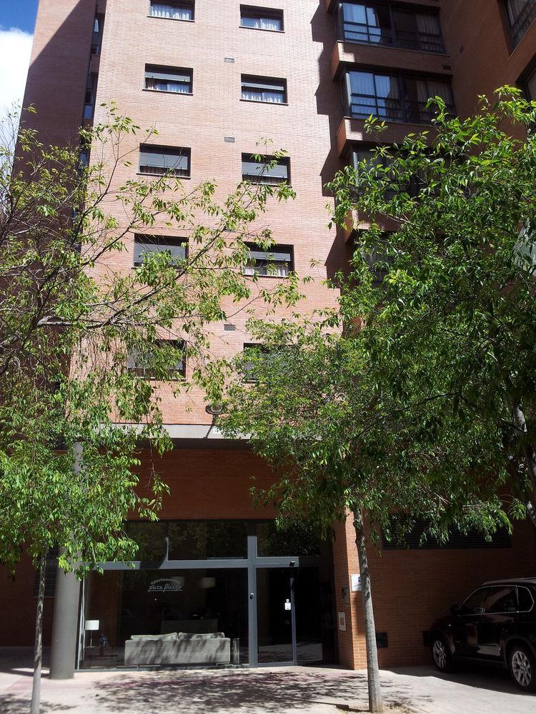 Apartamentos Plaza Picasso Valencia Exterior photo