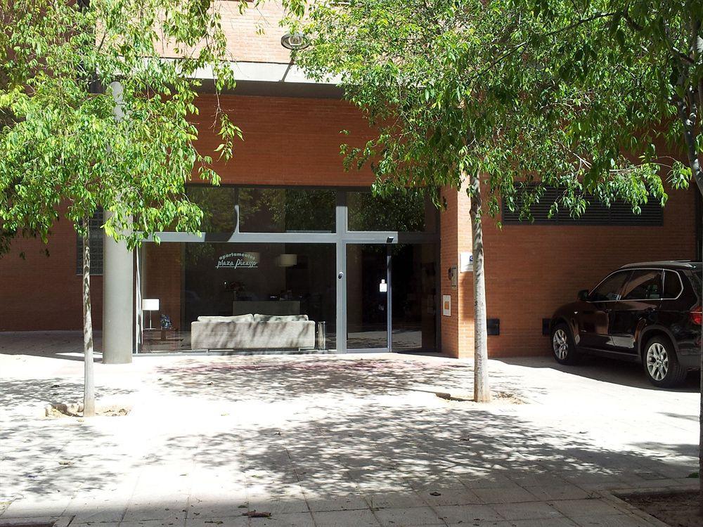 Apartamentos Plaza Picasso Valencia Exterior photo