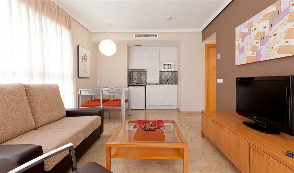 Apartamentos Plaza Picasso Valencia Exterior photo